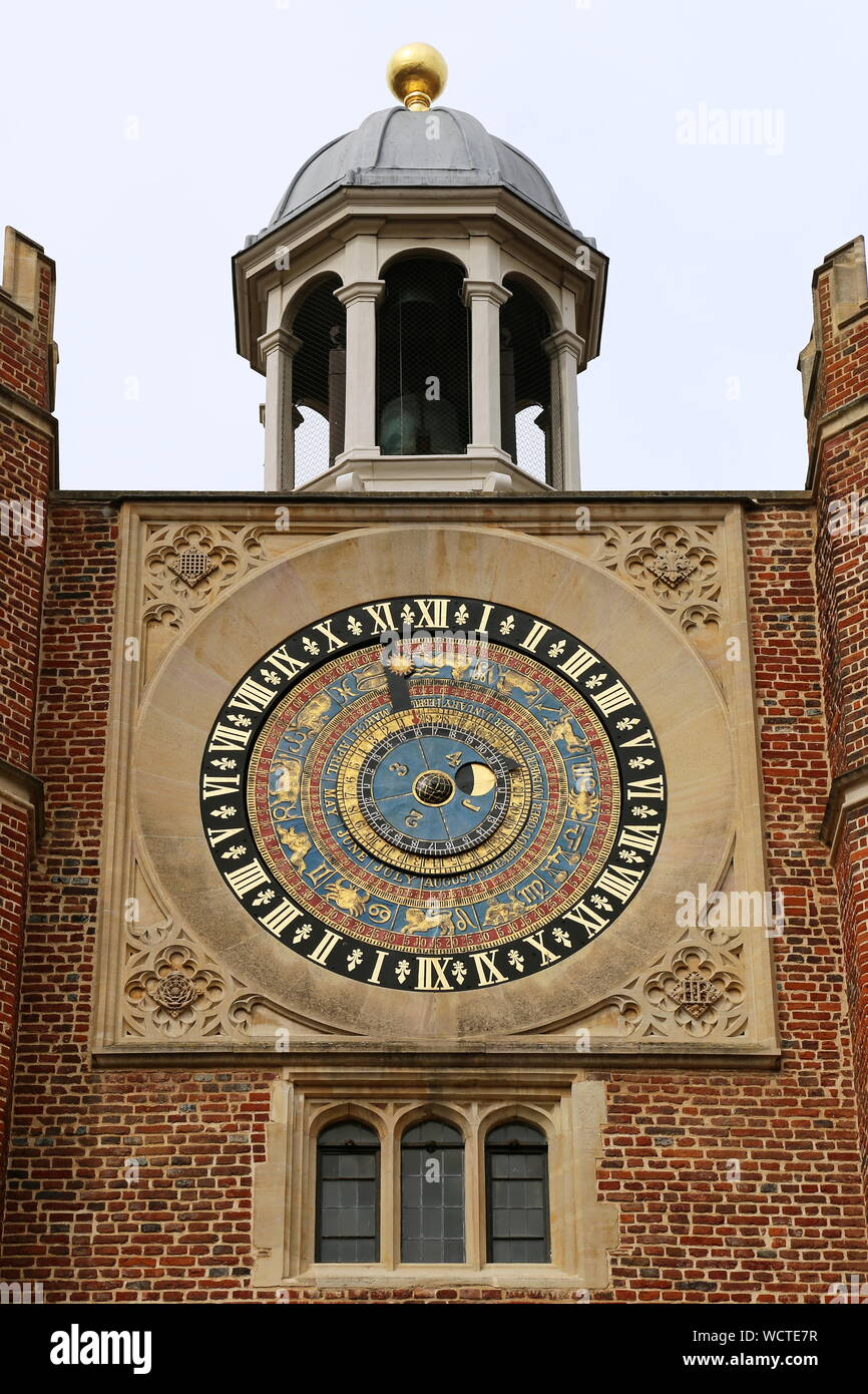 Henry viii tudor clock hires stock photography and images Alamy
