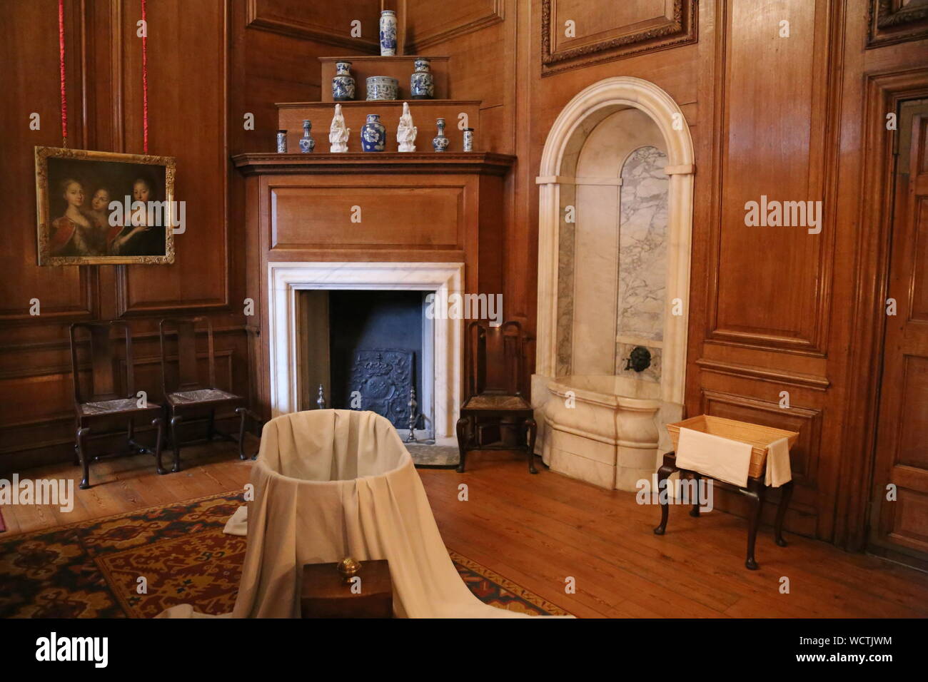 Queen's Bathroom, Hampton Court Palace, East Molesey, Surrey, England