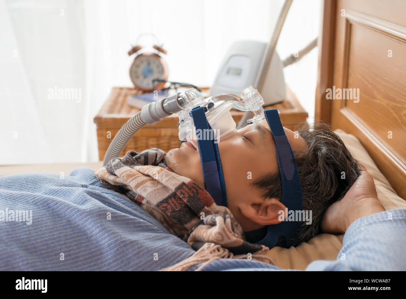 Oxygen mask man hires stock photography and images Alamy
