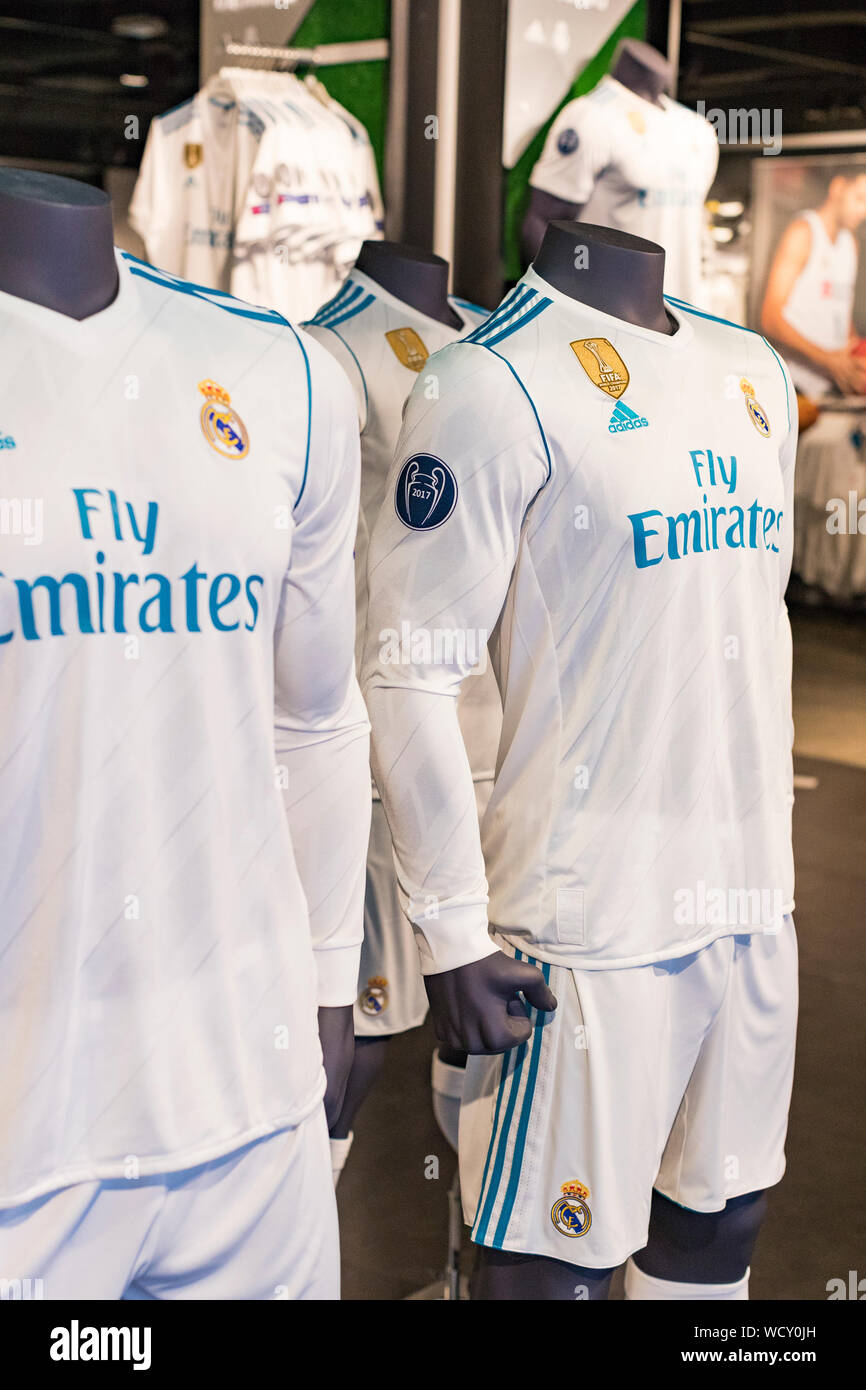 MADRID, SPAIN - 25 MARCH, 2018: Official clothing store and sports  attributes for fans Real Madrid Football Club Stock Photo - Alamy