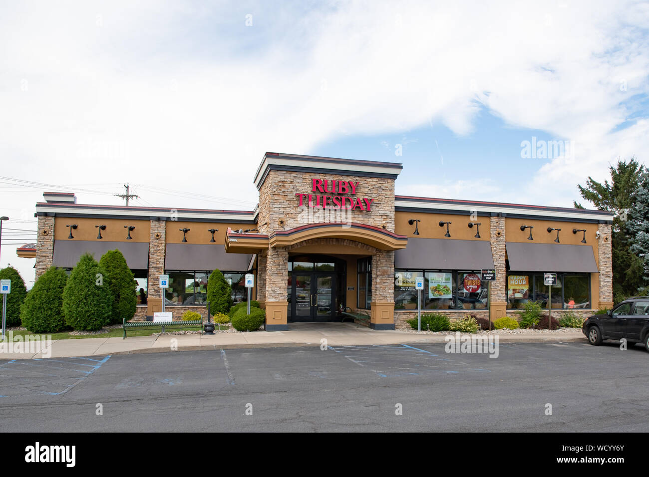 A Ruby Tuesday restaurant building in Amsterdam, NY, a chain restaurant Stock Photo
