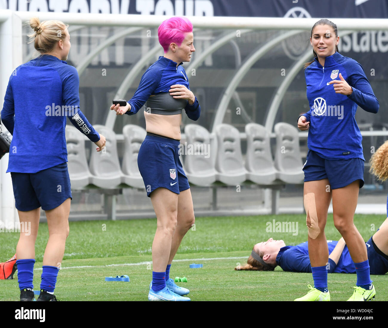 Philadelphia, Pennsylvania, USA. 28th Aug, 2019. U.S. WNT player MEGAN RAPINO warms up with teammates during an open practice at Lincoln Financial Field in Philadelphia Pennsylvania Credit: Ricky Fitchett/ZUMA Wire/Alamy Live News Stock Photo