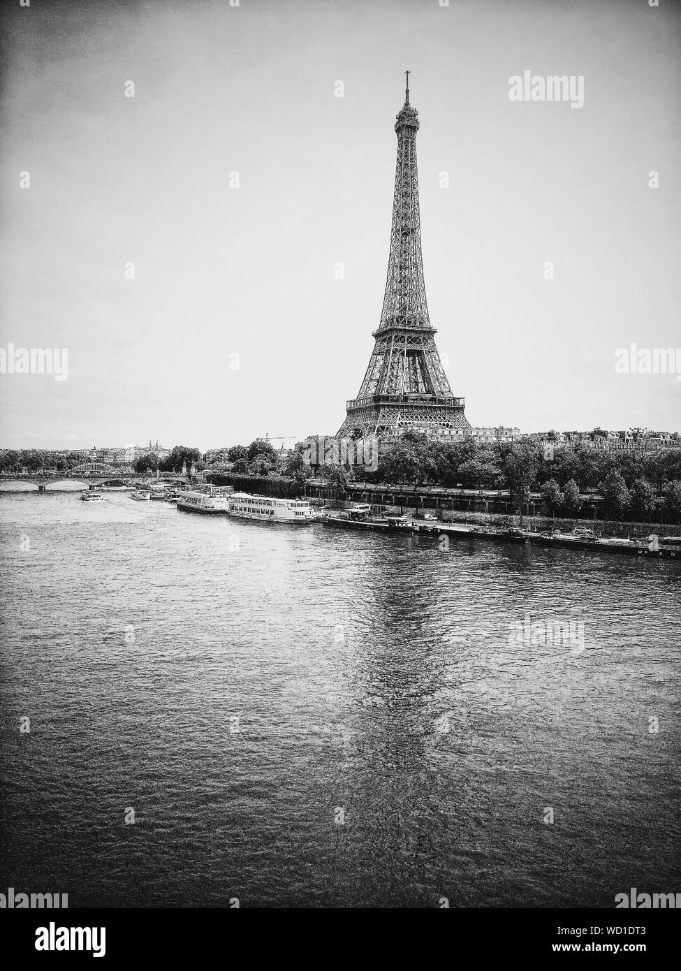 Eiffel tower and seine river Black and White Stock Photos & Images - Alamy