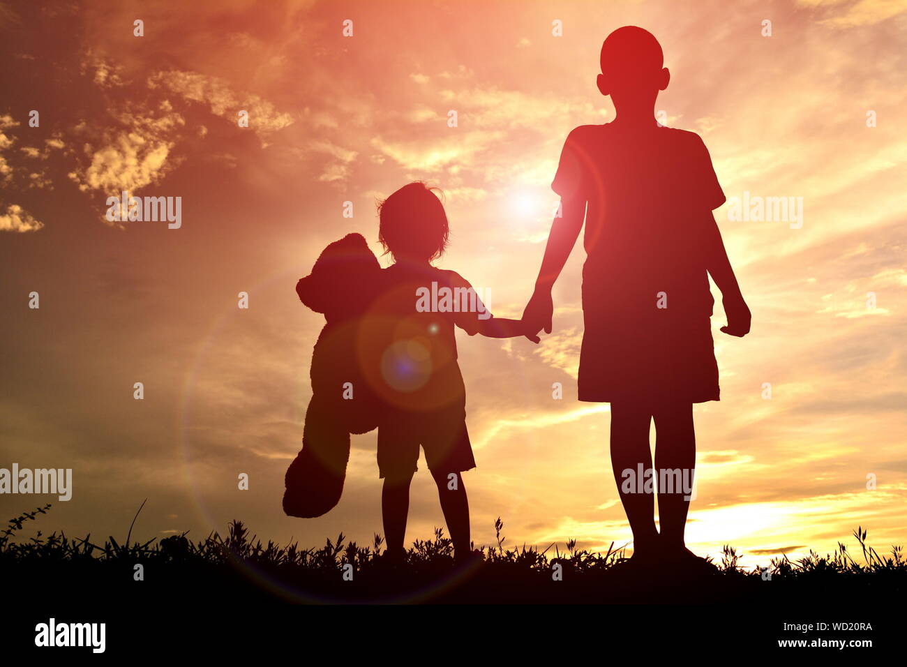 Children Holding Hands Hi Res Stock Photography And Images Alamy