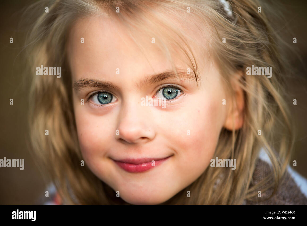 Girl very blue eyes hires stock photography and images Alamy