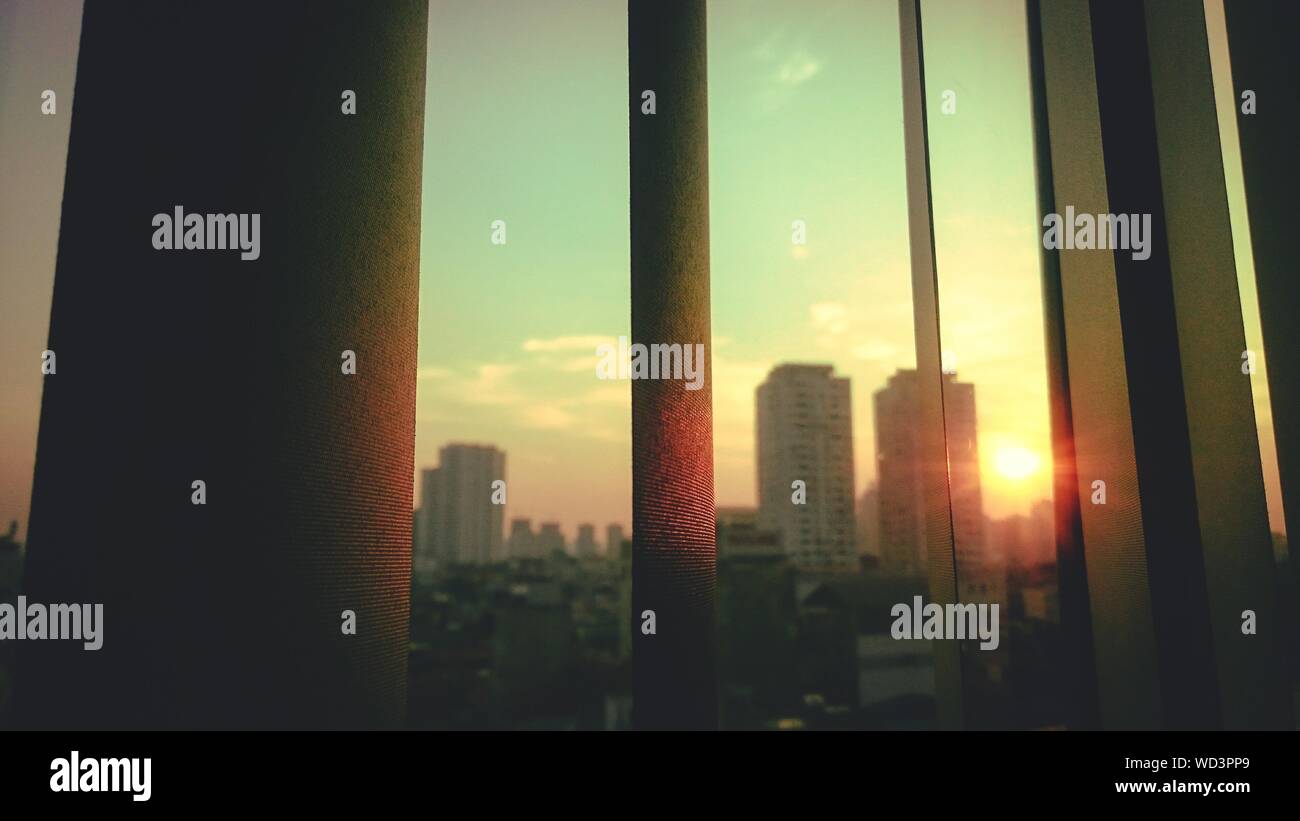 Sun shining through glass hires stock photography and images Alamy