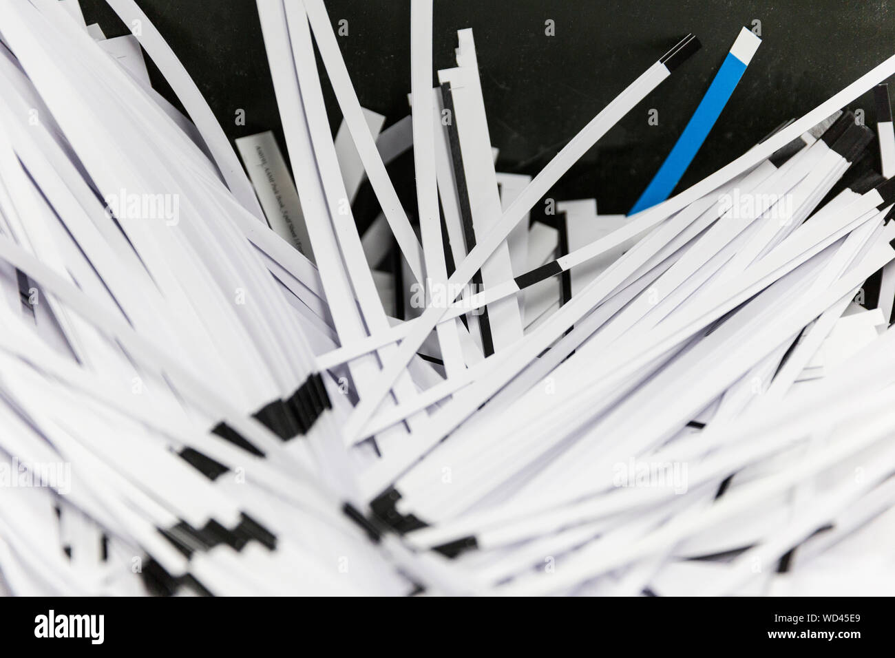 Perfectly cut paper from guillotine Stock Photo Alamy