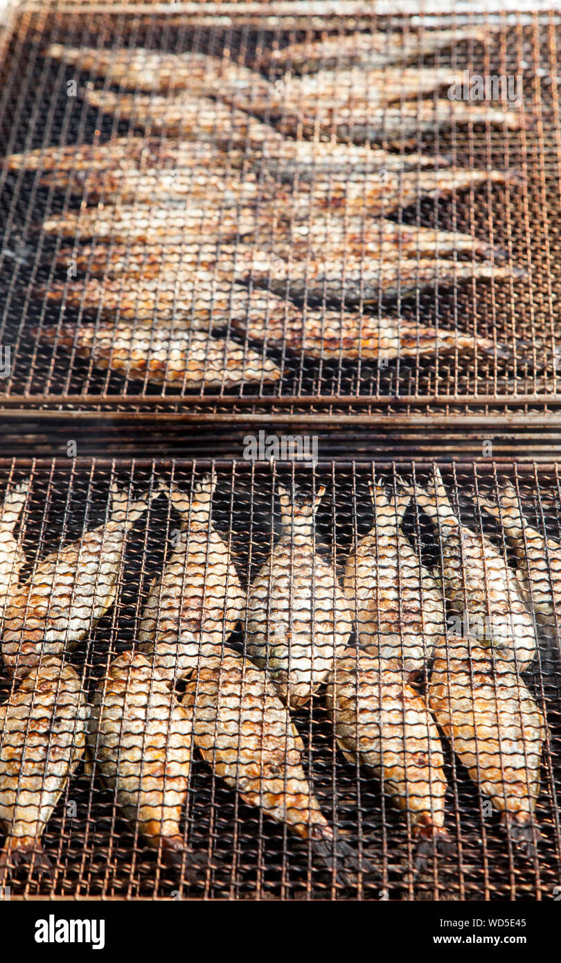Fish in the grill hires stock photography and images Alamy