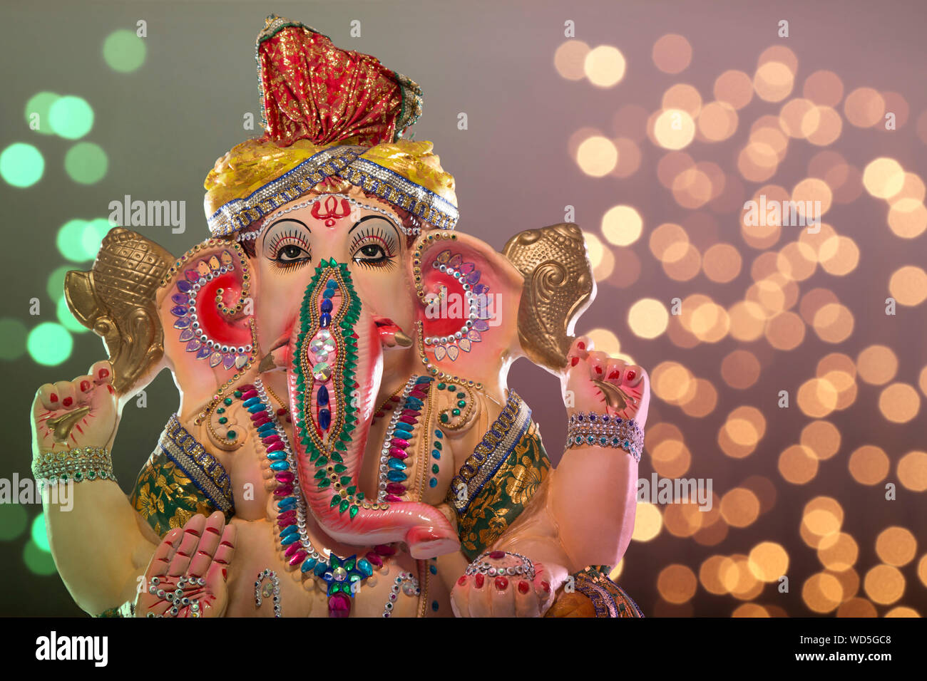 ganesh idol on ganesh chaturthi Stock Photo - Alamy