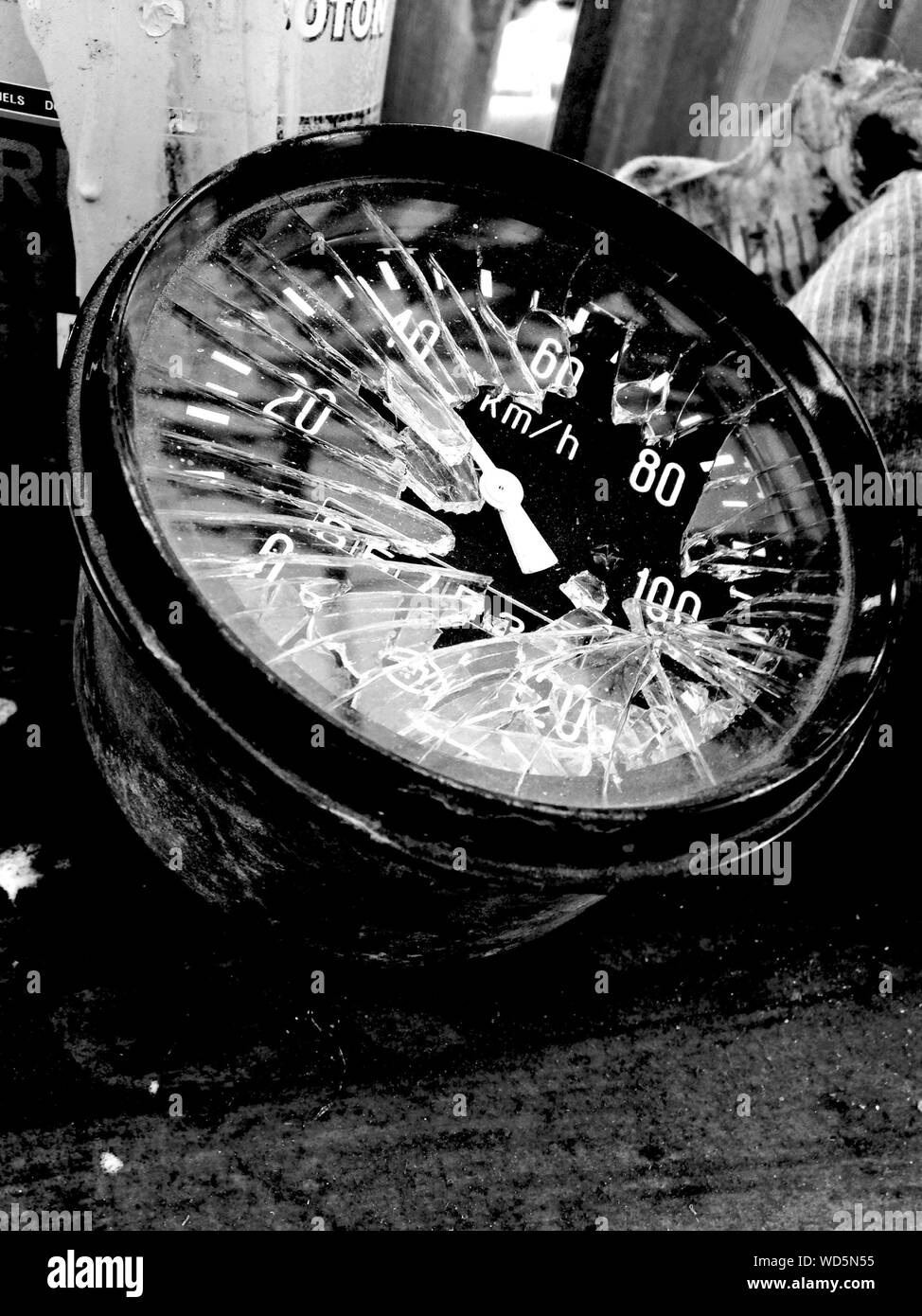 Broken gauge hires stock photography and images Alamy