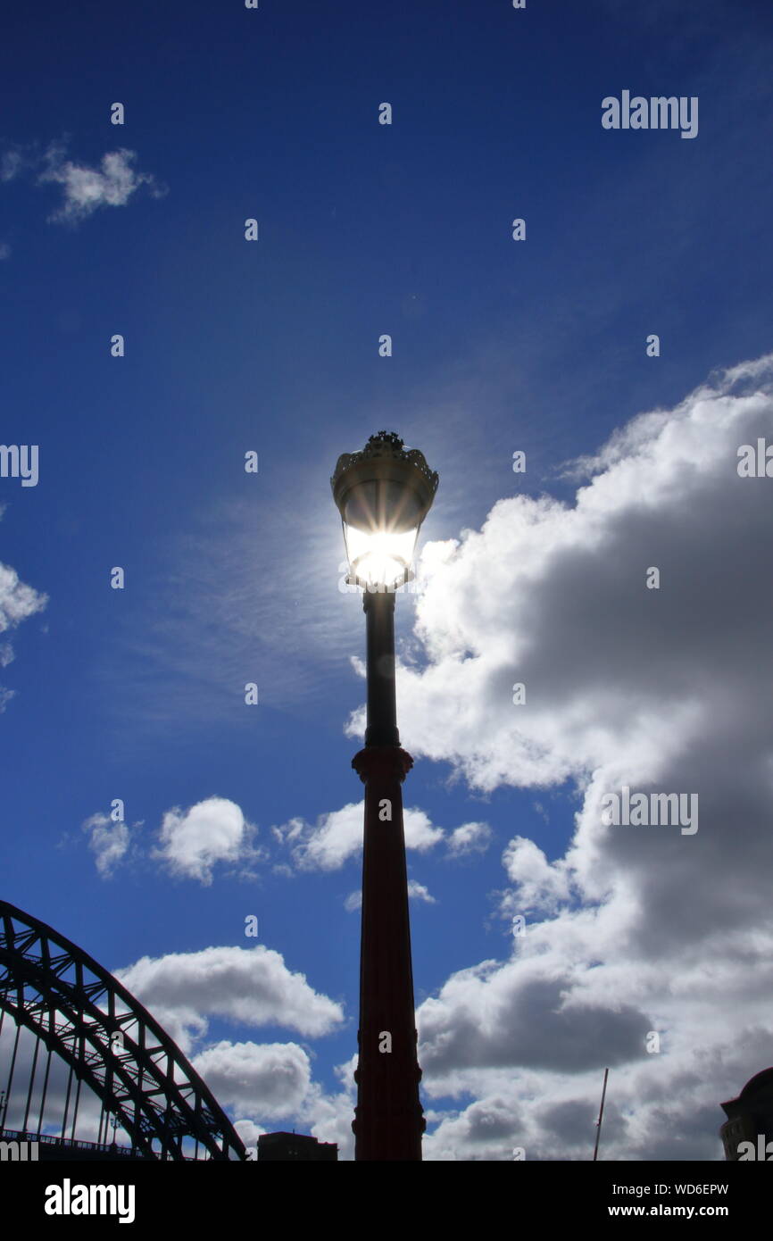 Street lamp light silhouette hi-res stock photography and images - Alamy