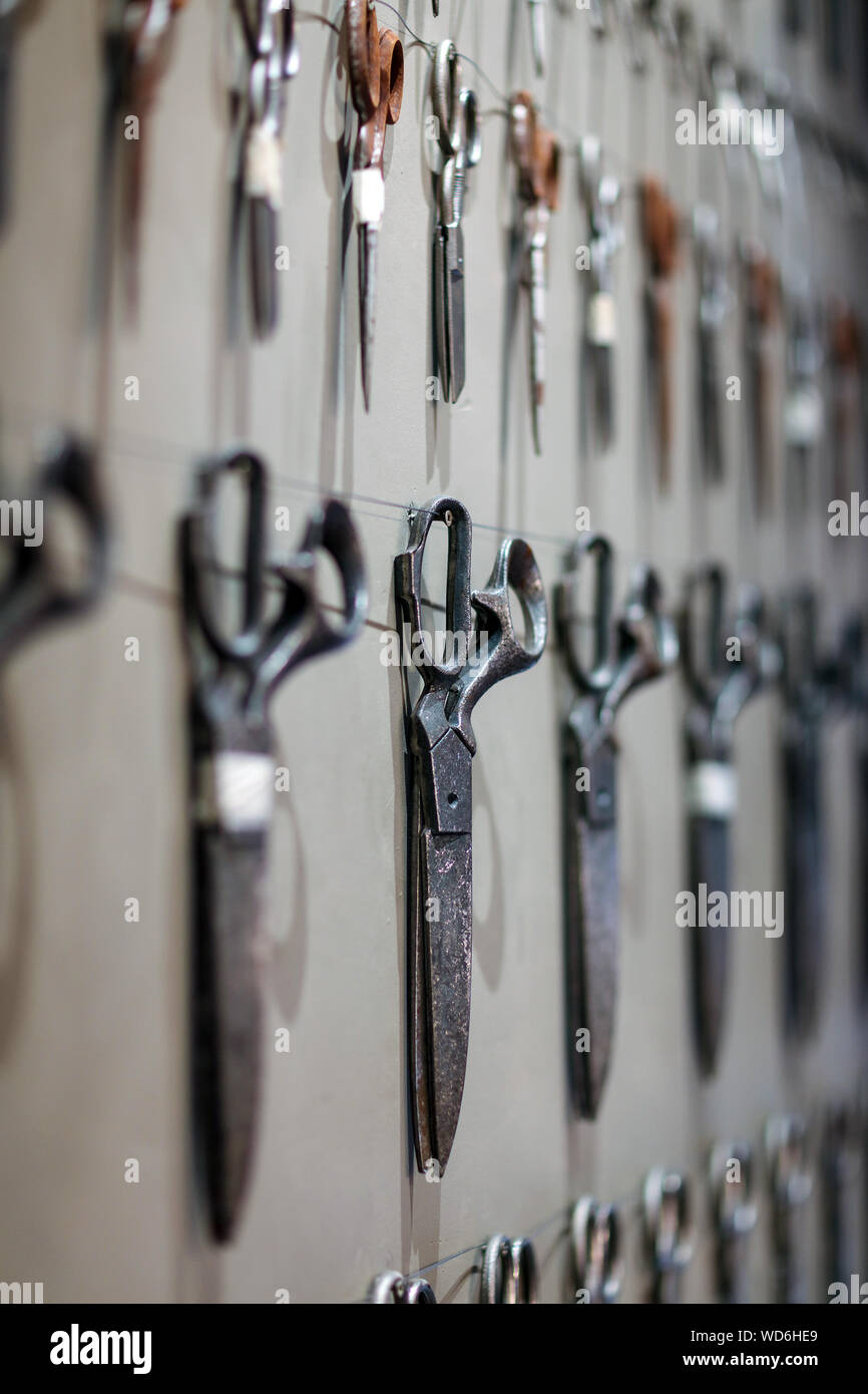 Display of scissors hi-res stock photography and images - Alamy