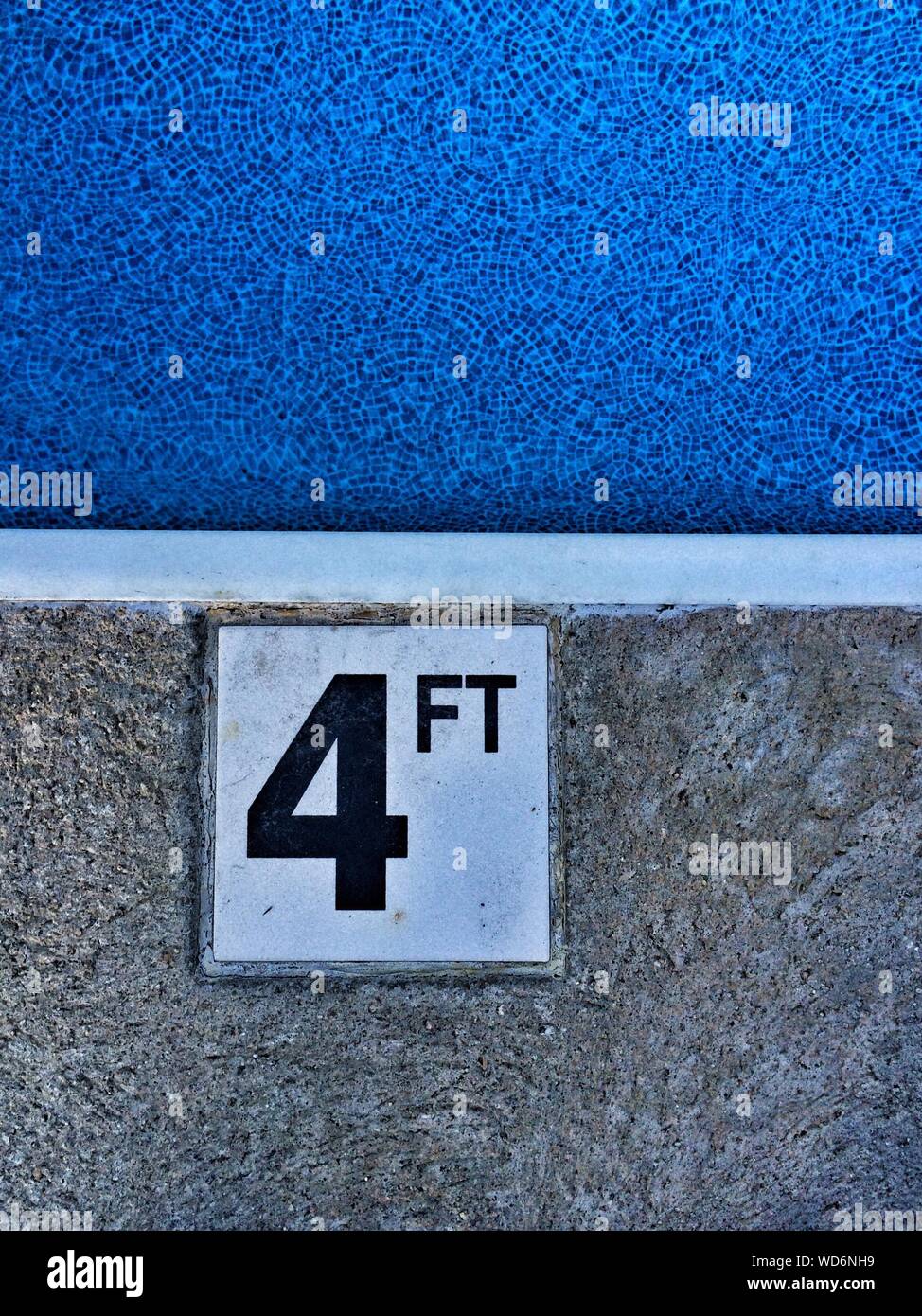 Pool Depth Sign High Resolution Stock Photography and Images Alamy