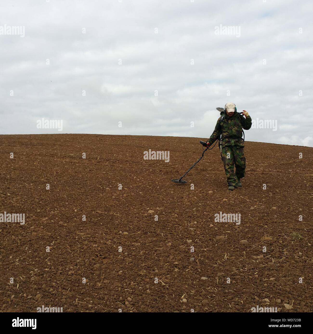 Land mine detector hi-res stock photography and images - Alamy