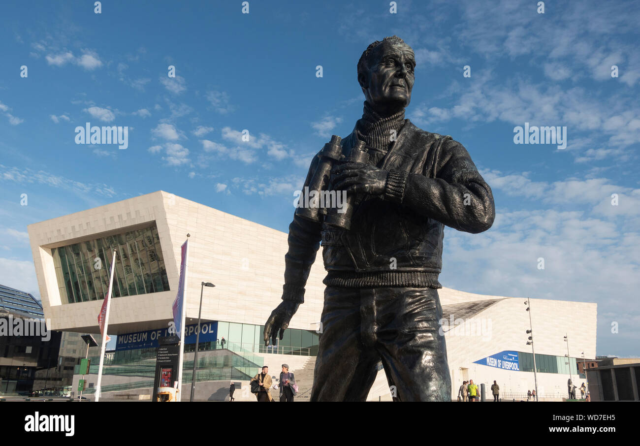 Johnnie Walker DSO CB monument statue at Pier Head in Liverpool Stock Photo