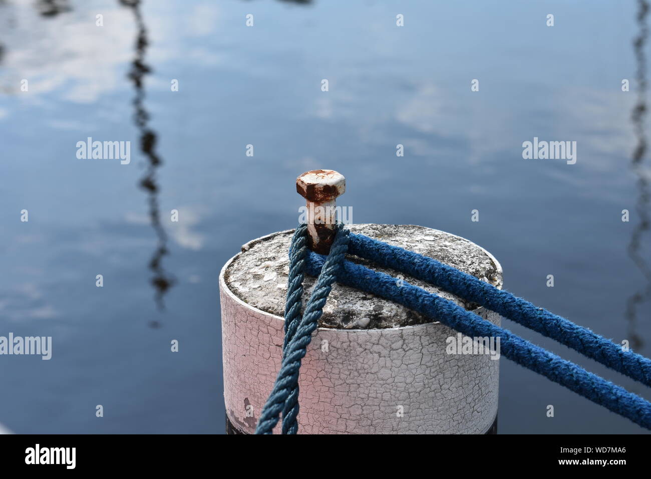 Boat tied up on lake hi-res stock photography and images - Alamy
