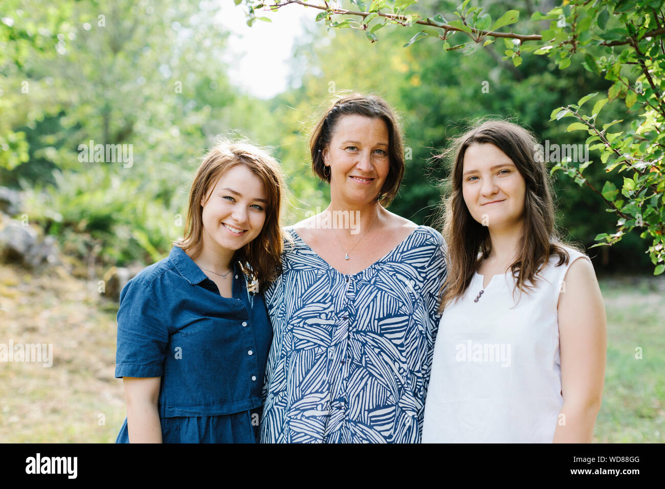 Daughters family parents portrait hi-res stock photography and images ...