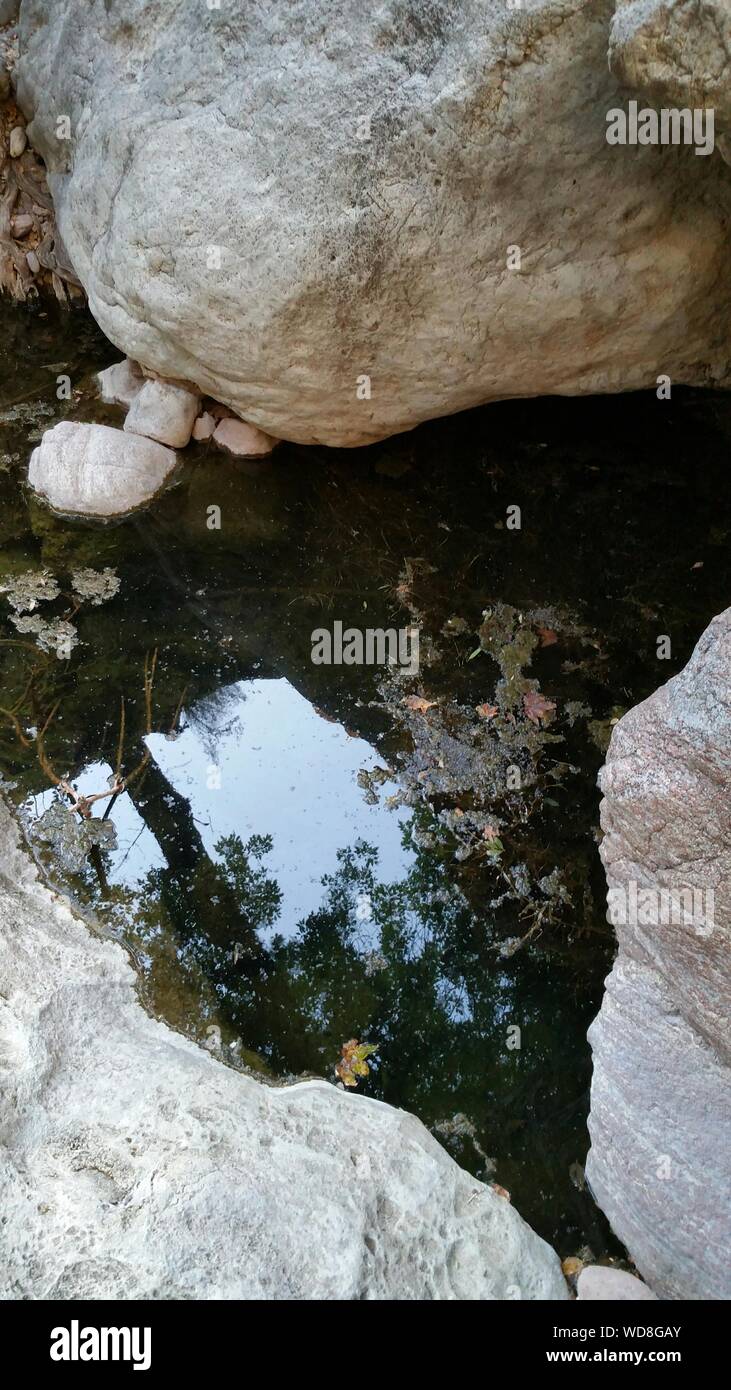 Water of rocks hi-res stock photography and images - Alamy