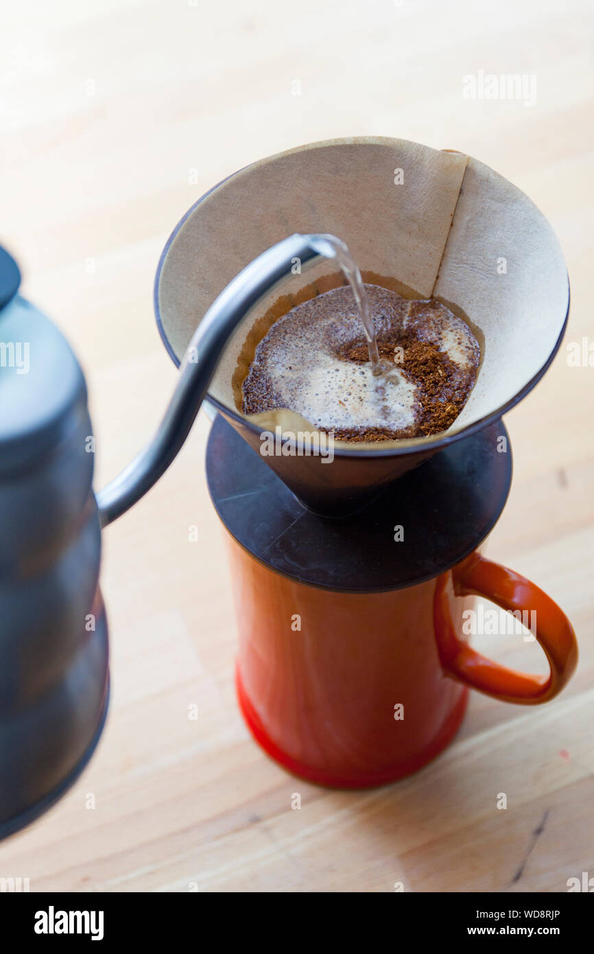 Filling kettle with water hires stock photography and images Alamy