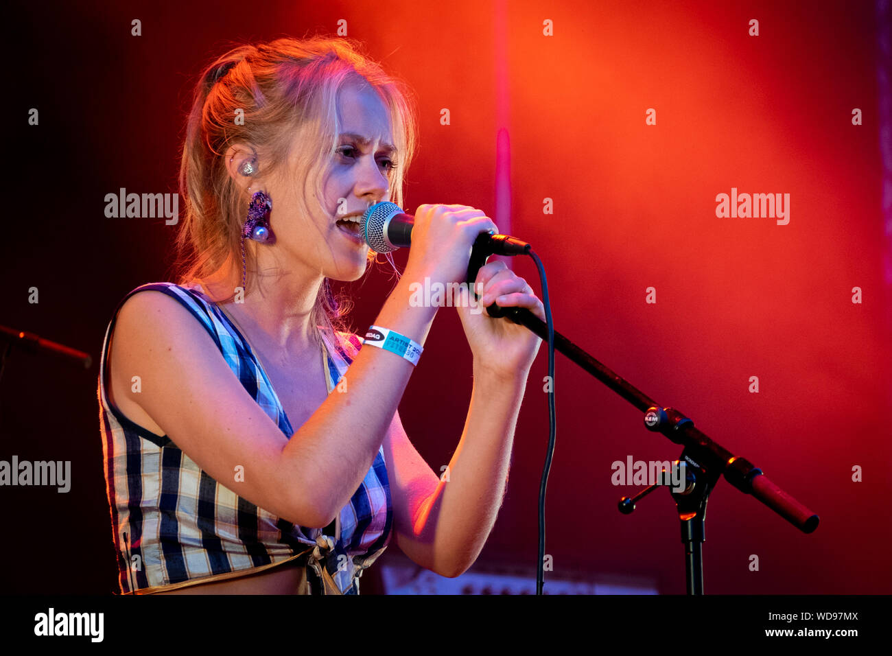 Pom poko band hi-res stock photography and images - Alamy