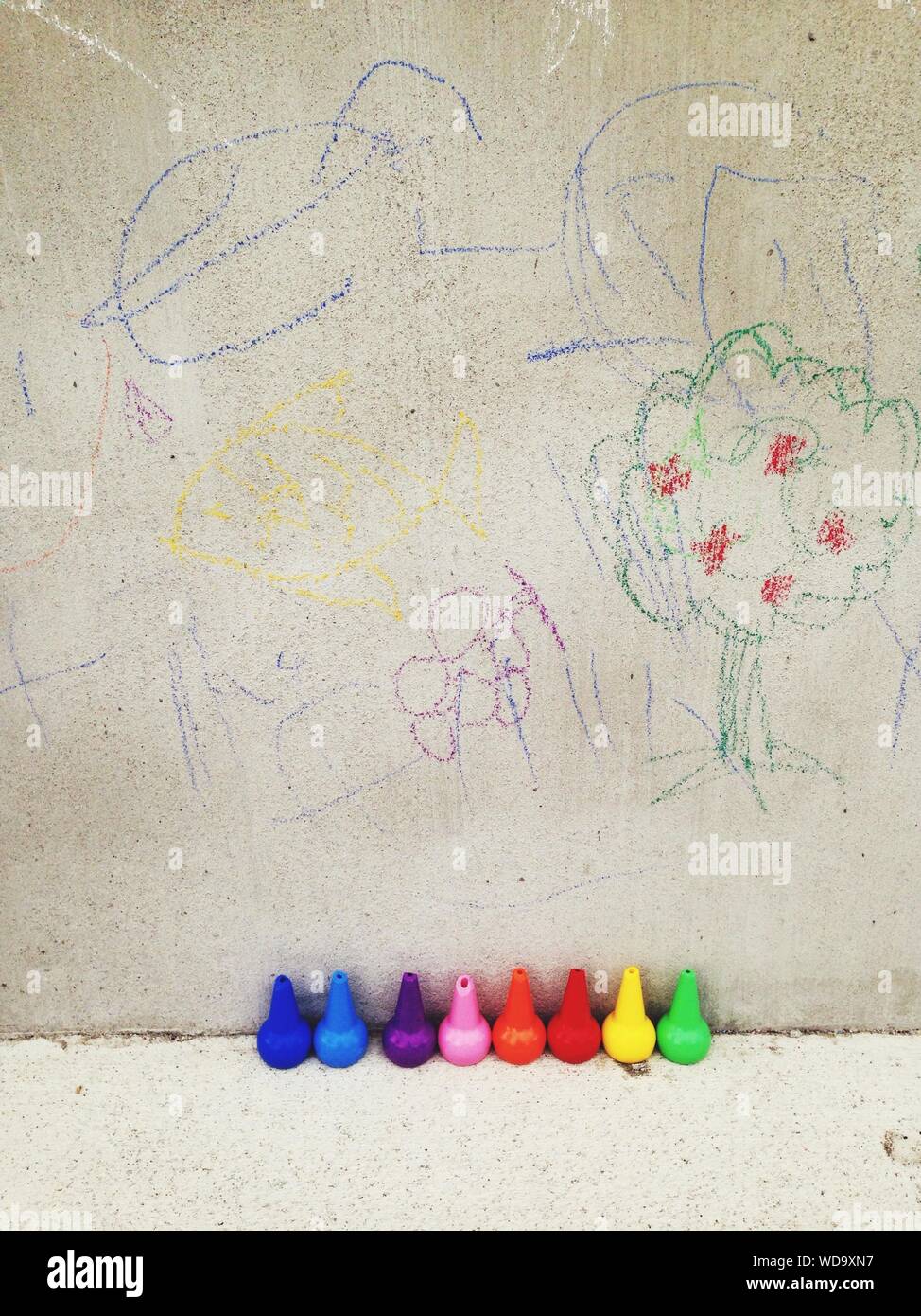 Crayons drawing hires stock photography and images Alamy