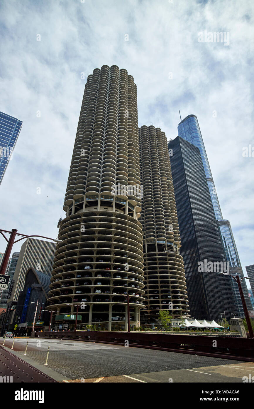marina city and 330 north wabash formerly the ibm building at the dearborn street bridge chicago illinois united states of america Stock Photo