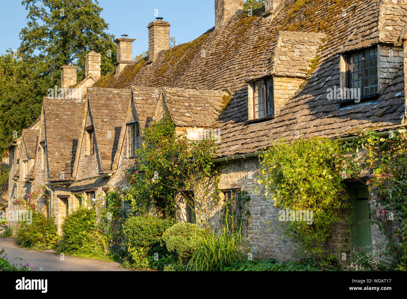 The cotswolds houses bibury hires stock photography and images Alamy