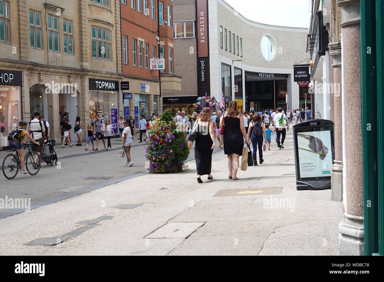 Shoppers in Queen Street, Oxford Stock Photo