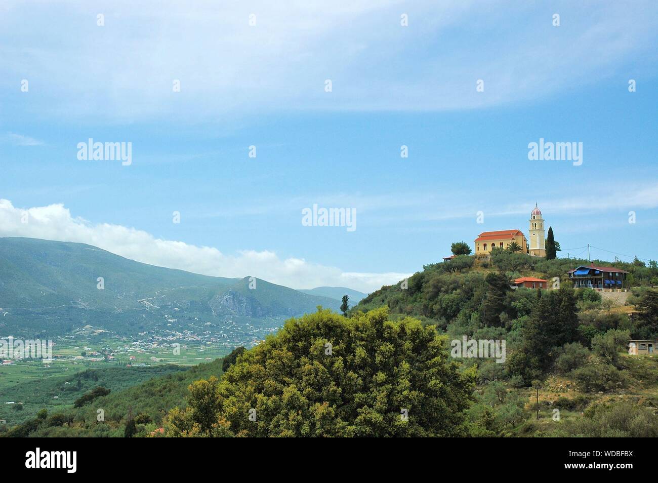 Building on top of hill hi-res stock photography and images - Alamy