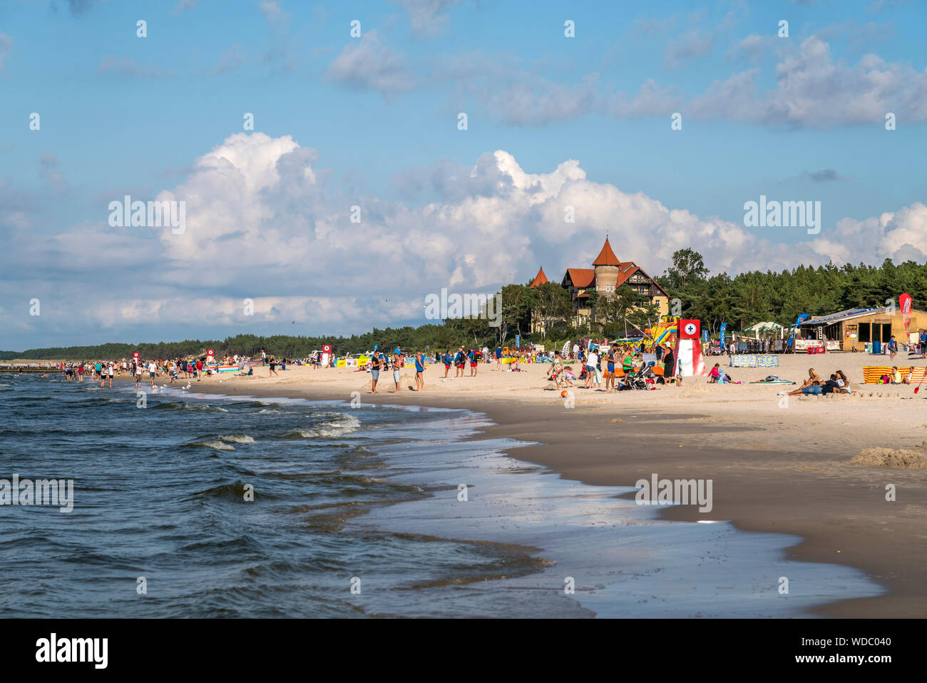 Strand und Neptun hotel im Ostsee Badeort Leba, Pommern, Polen, Europa ...