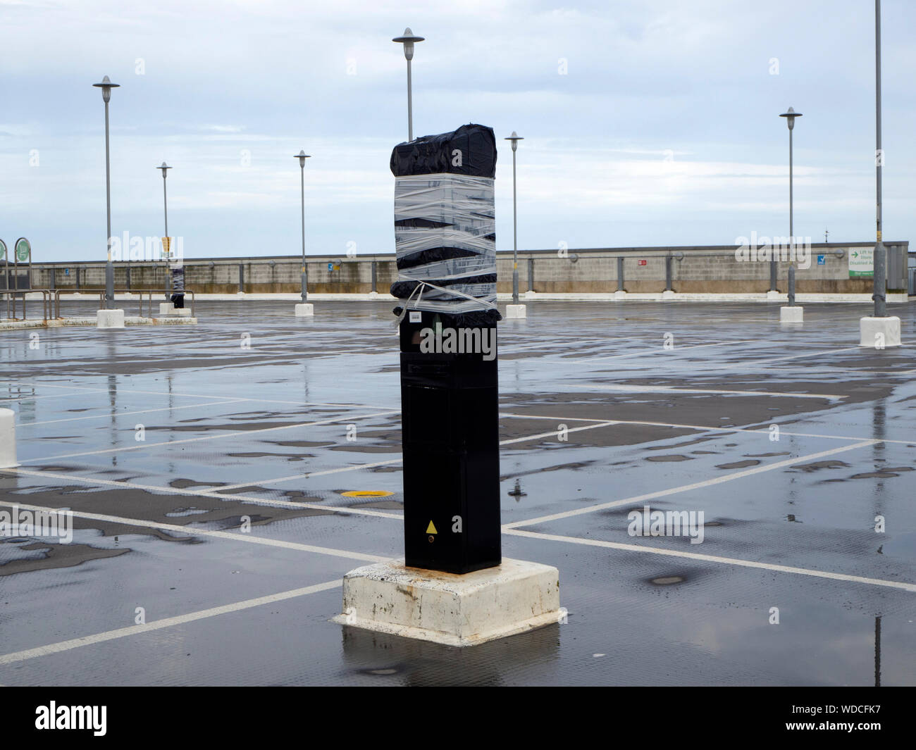 Empty car park bays hi-res stock photography and images - Alamy
