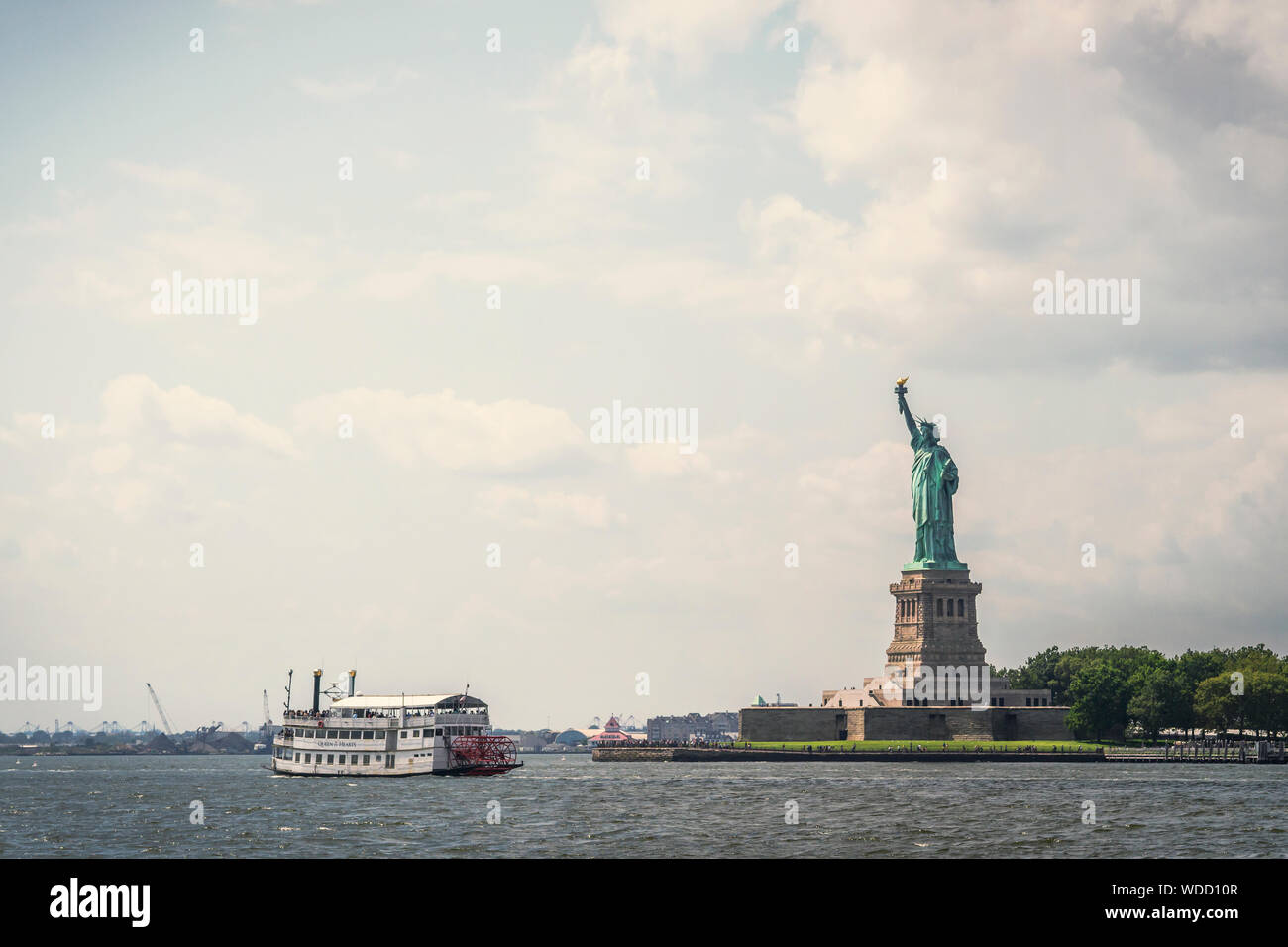 Statue of Liberty seen from the harbor Stock Photo Alamy