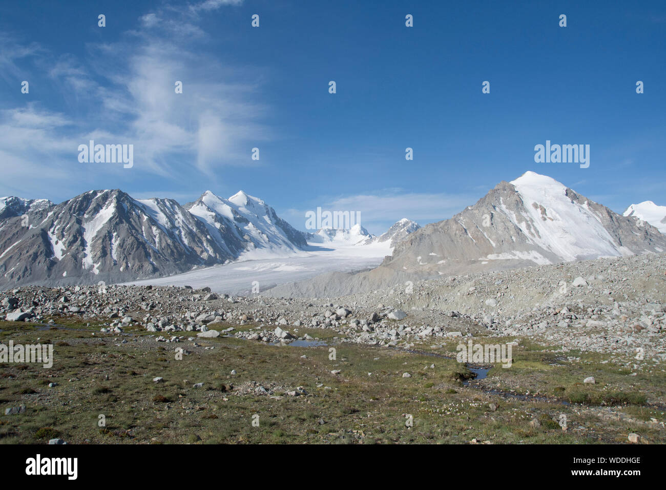 Potanin glacier in Altai Tavan Bogd National Park, Mongolia Stock Photo -  Alamy