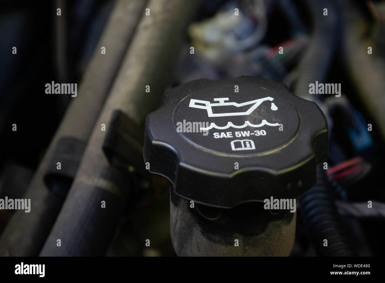 Engine oil cap hires stock photography and images Alamy