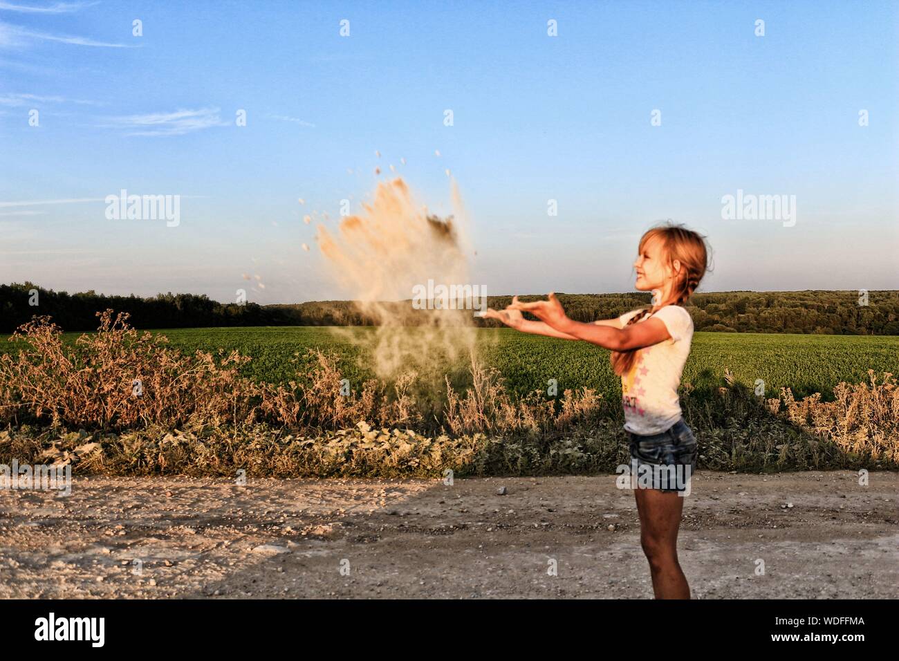 Throwing Dirt High Resolution Stock Photography and Images Alamy
