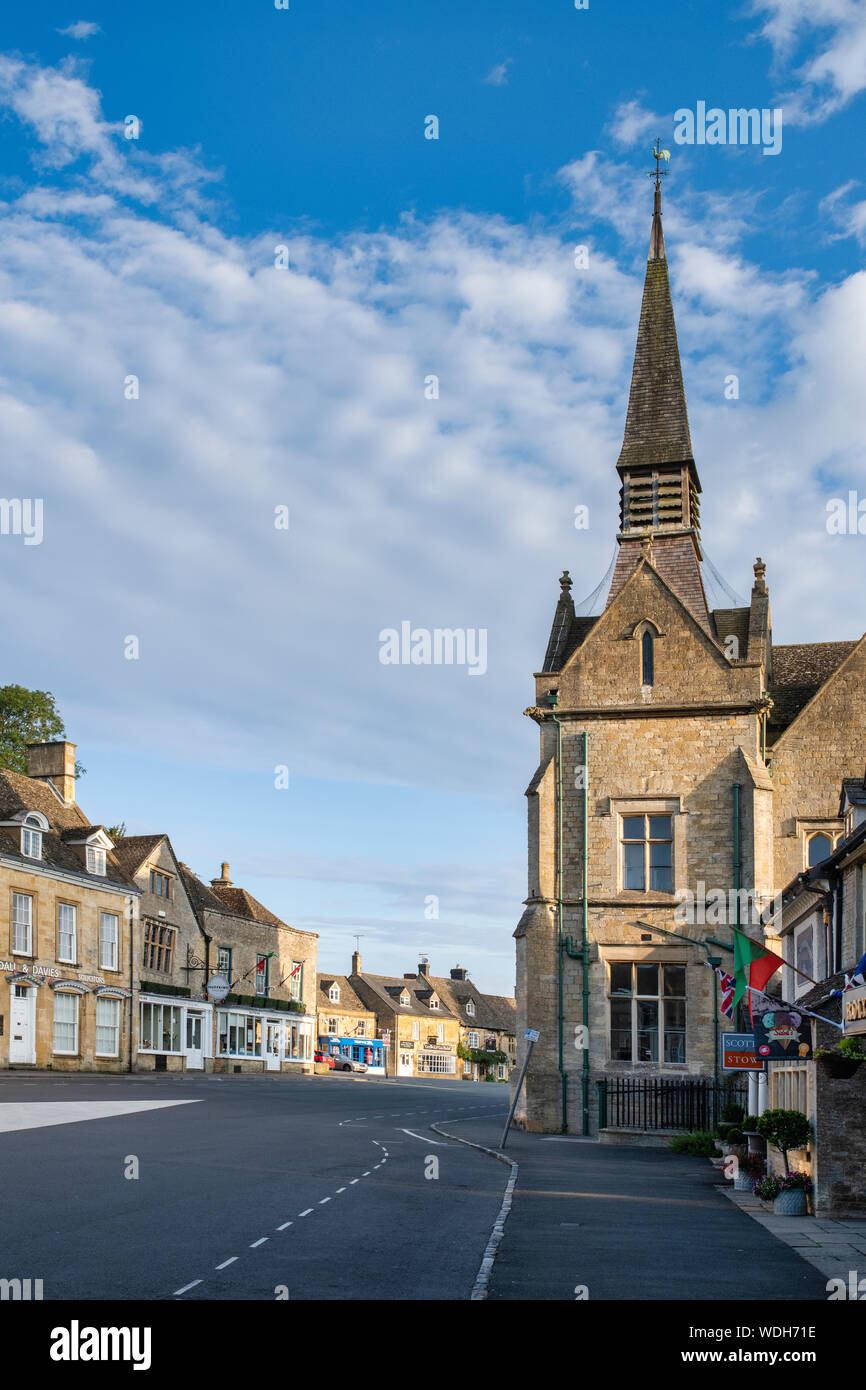 Market place in the early morning light. Stow On the Wold, Cotswolds, Gloucestershire, England Stock Photo