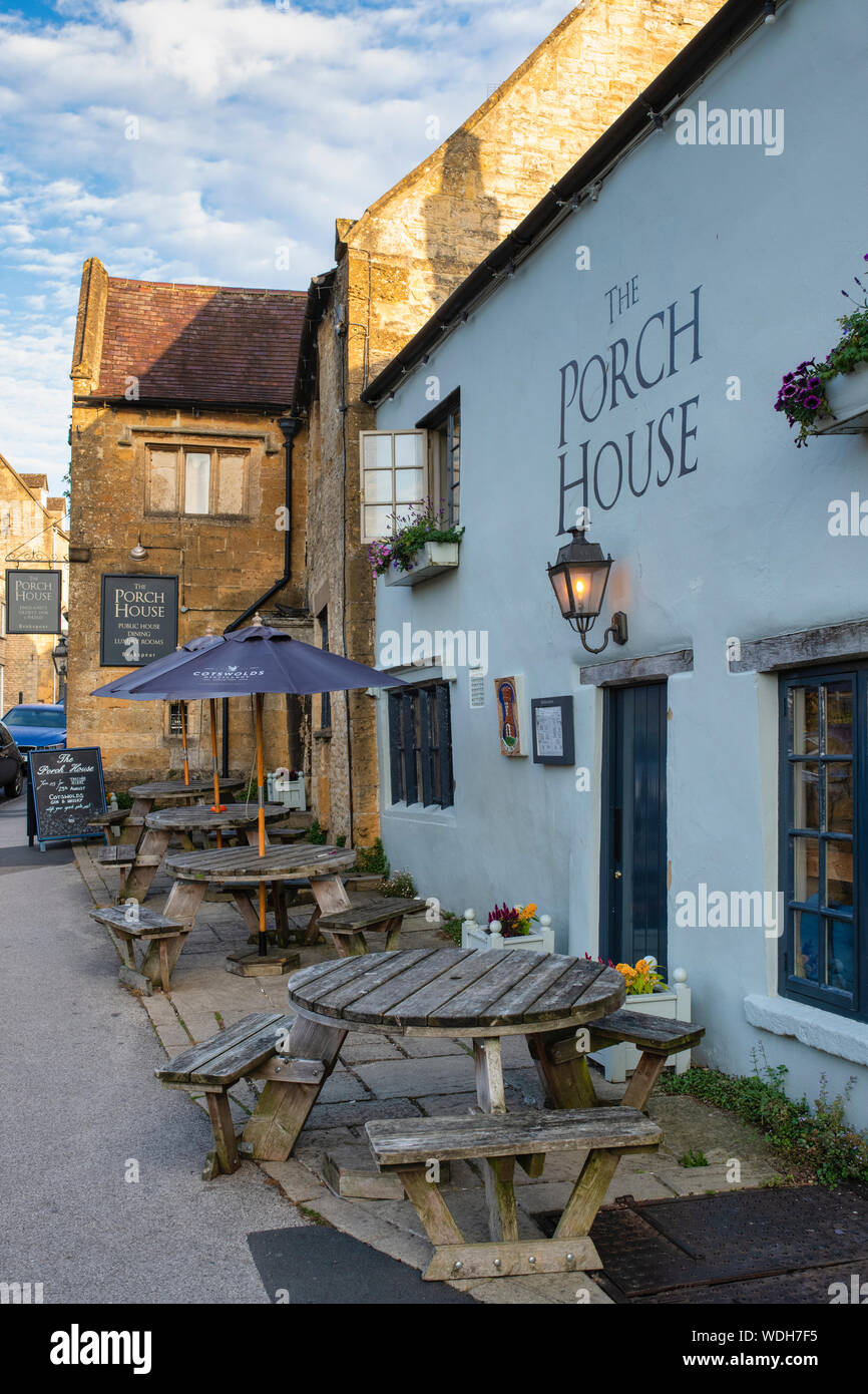 The Porch house Inn, Digbeth Street, Stow on the Wold, Gloucestershire, Cotswolds, England Stock Photo