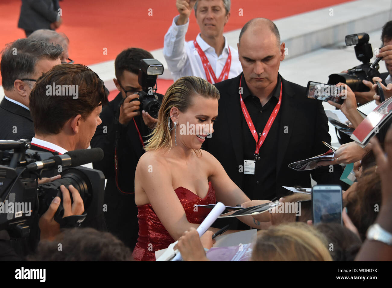 VENICE, Italy. 29th Aug, 2019. Scarlett Johansson walks the red carpet ahead of the 'Marriage Story' screening during the 76th Venice Film Festival at Sala Grande on August 29, 2019 in Venice, Italy. Credit: Andrea Merola/Awakening/Alamy Live News Stock Photo