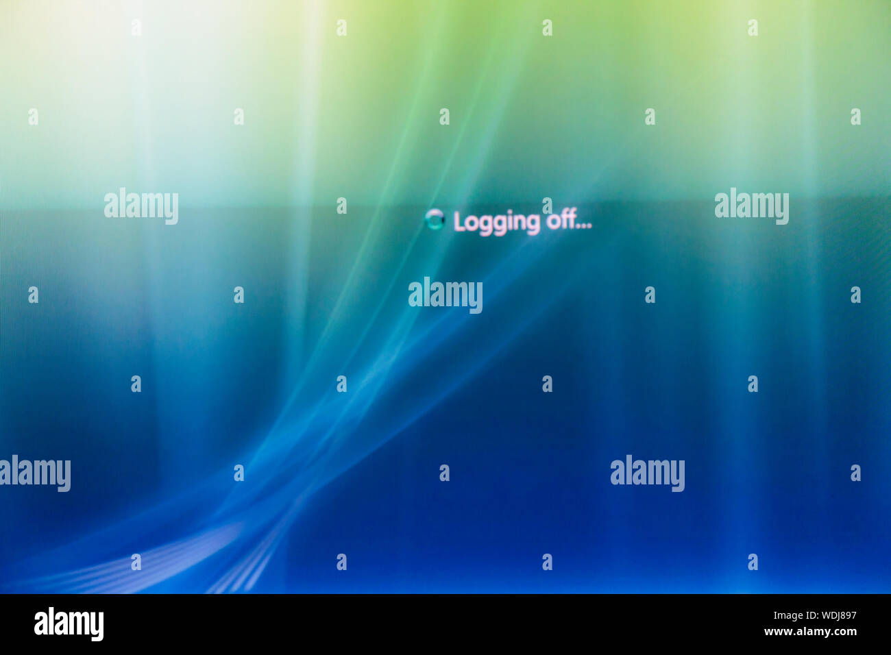 Computer screen showing the logging off message Stock Photo - Alamy