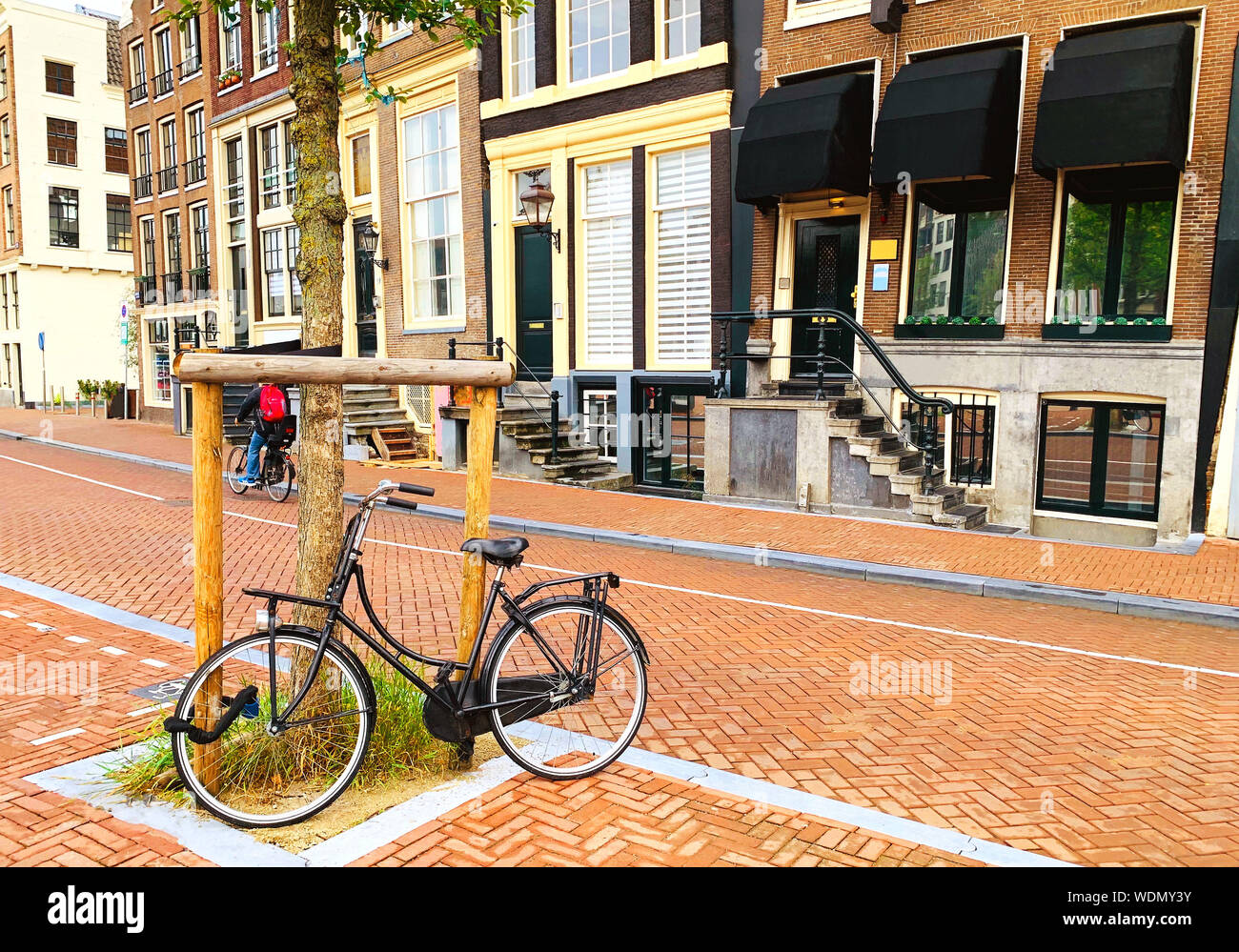 Lonely spot in the city hires stock photography and images Alamy