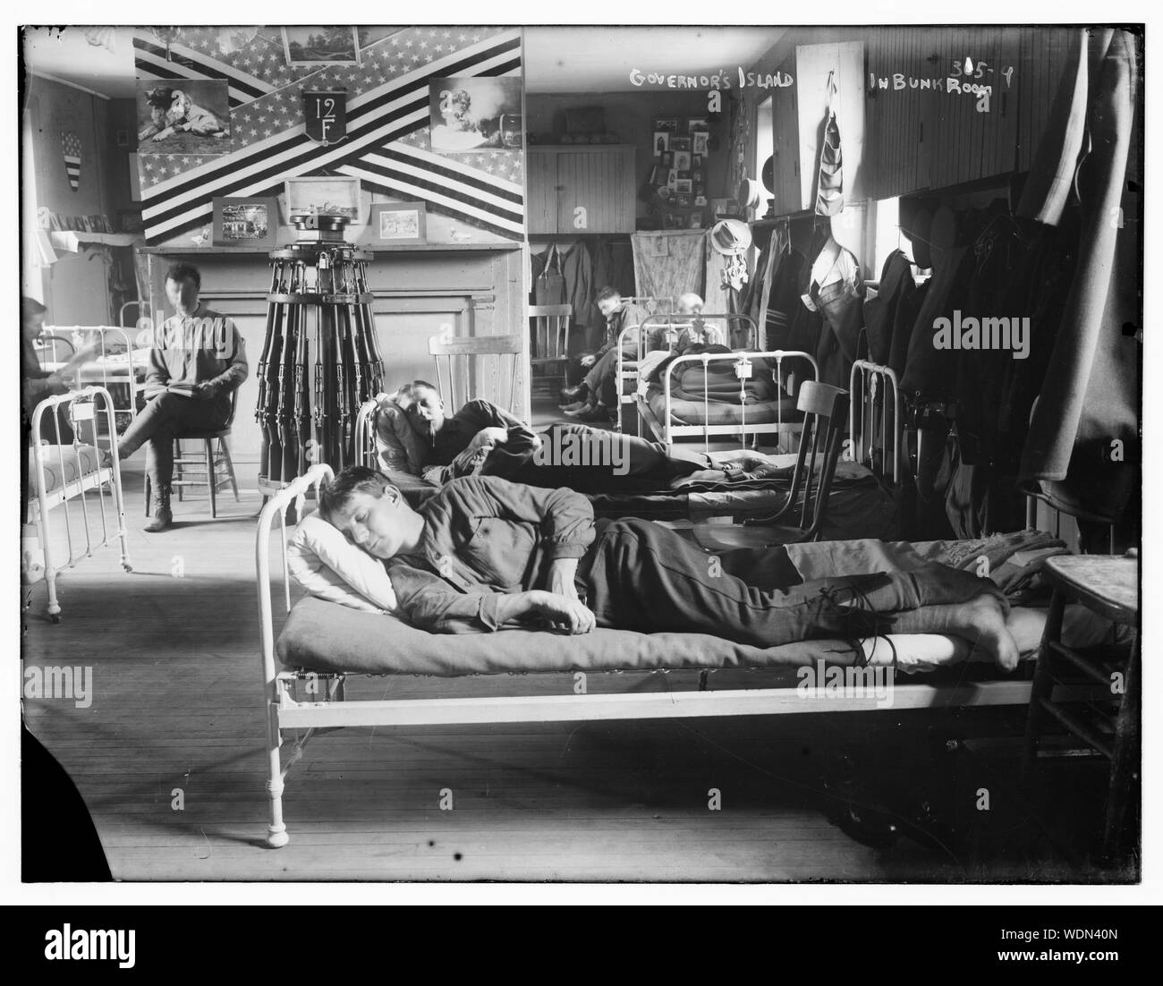 Army bunks Black and White Stock Photos & Images - Alamy