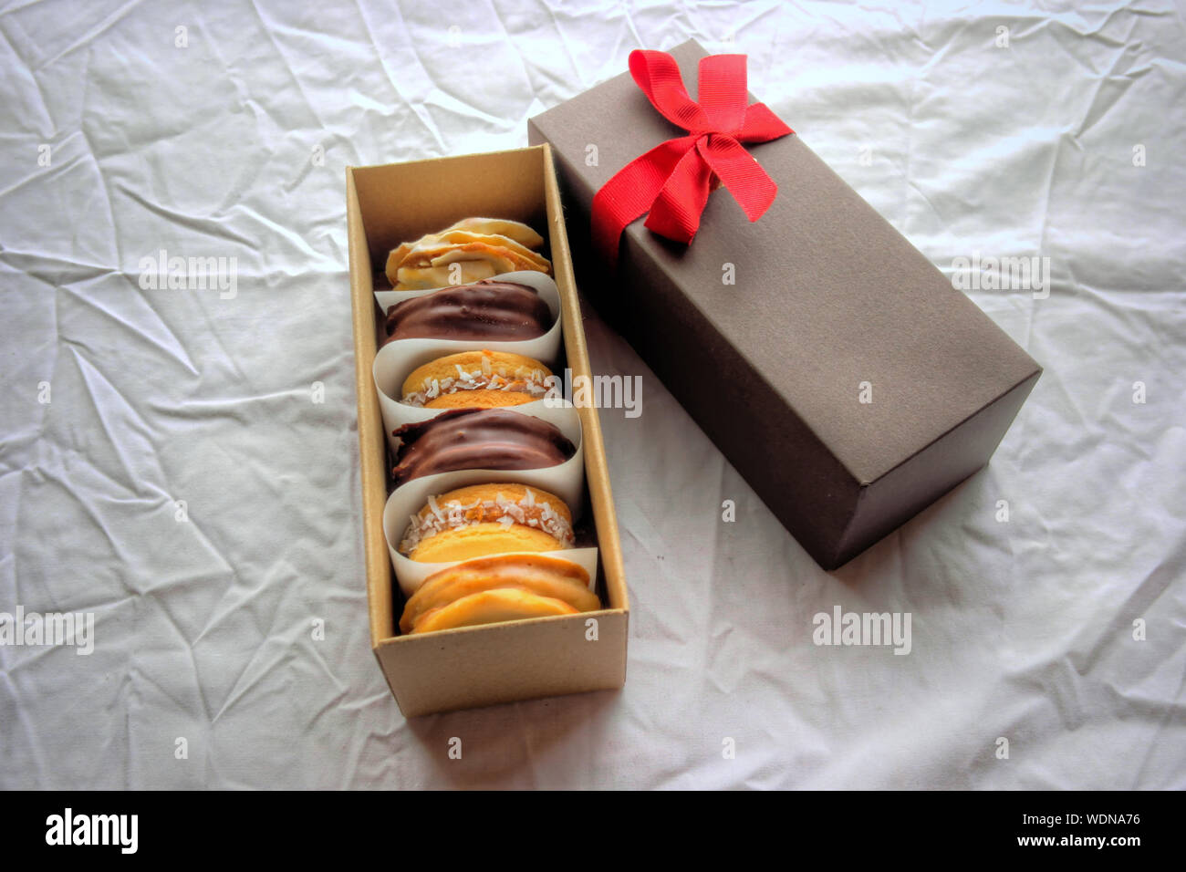 Download Gift Box Tissue Paper High Resolution Stock Photography And Images Alamy