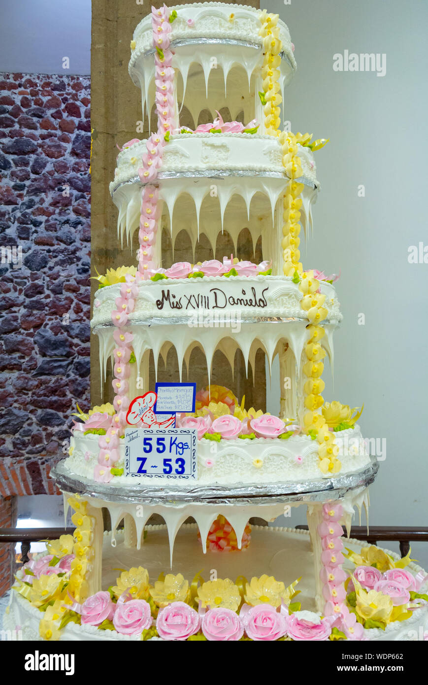 Best Local Wedding Cake Bakeries in Kansas City – Ball Event Center