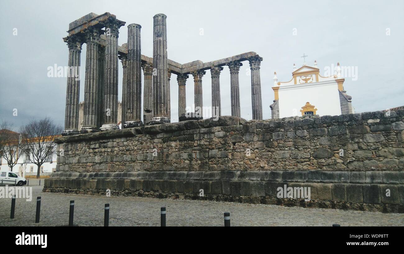 Artemis worship hi-res stock photography and images - Alamy