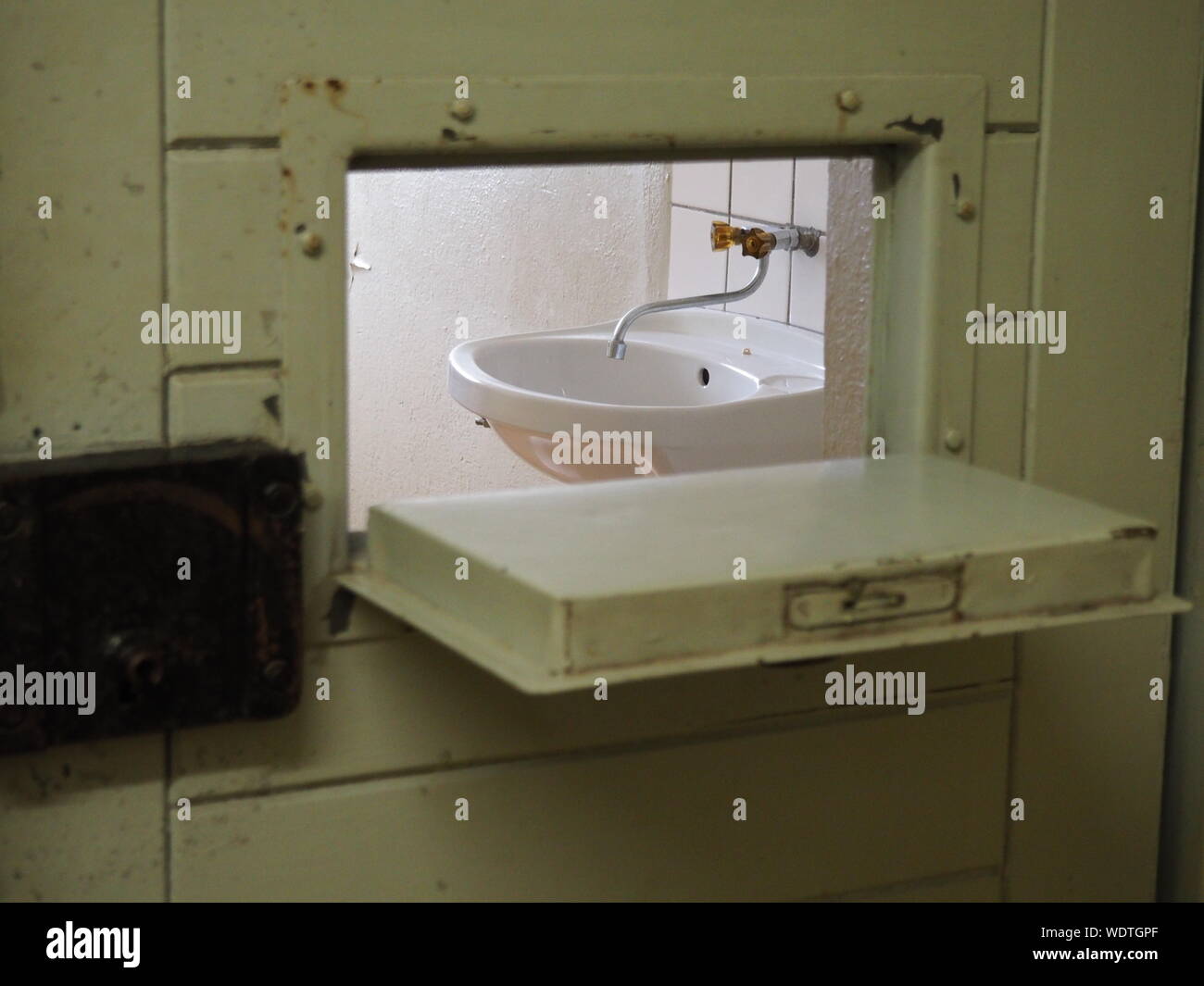 Prison cell sink hires stock photography and images Alamy