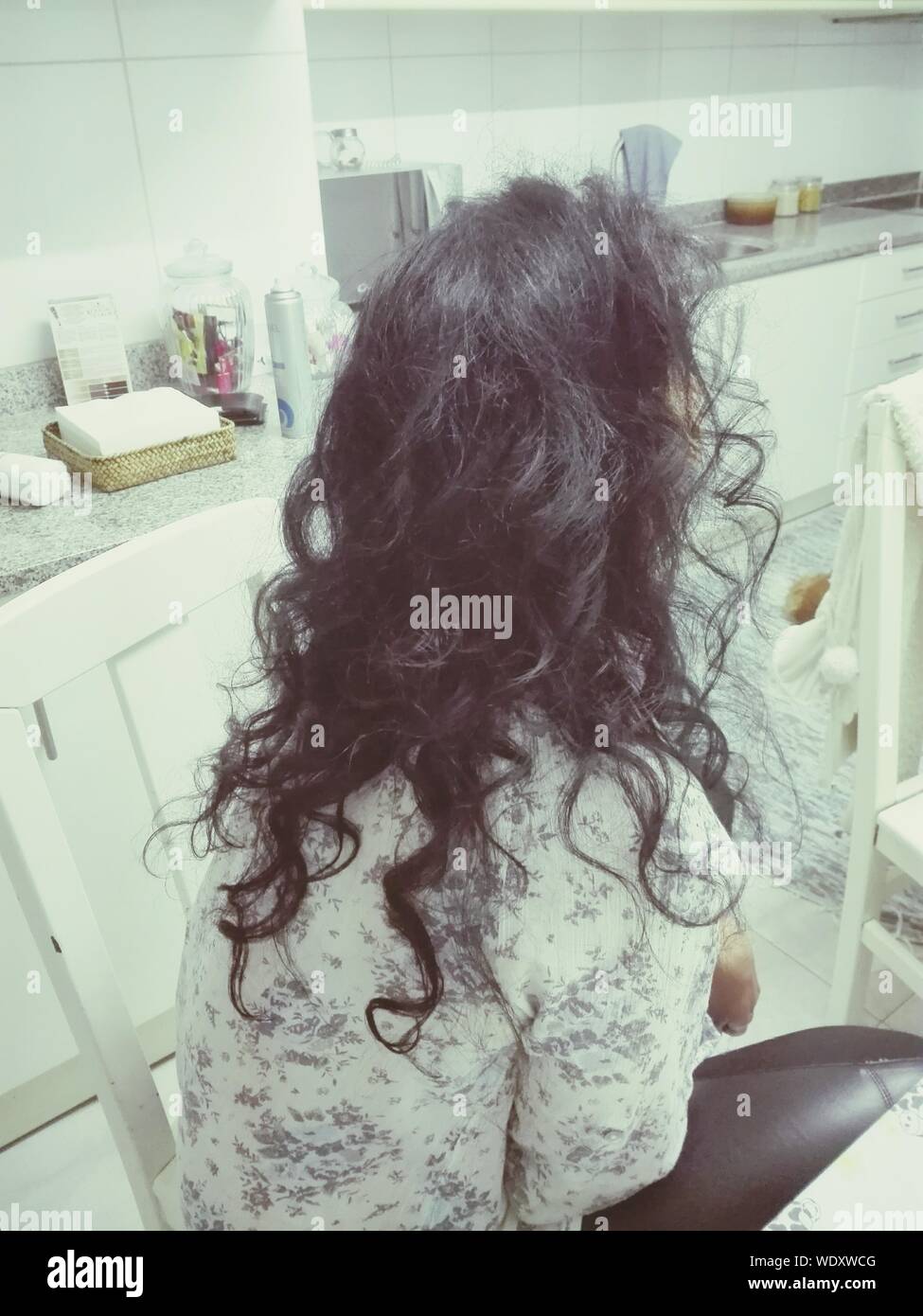 Black curly hair woman hi-res stock photography and images - Alamy
