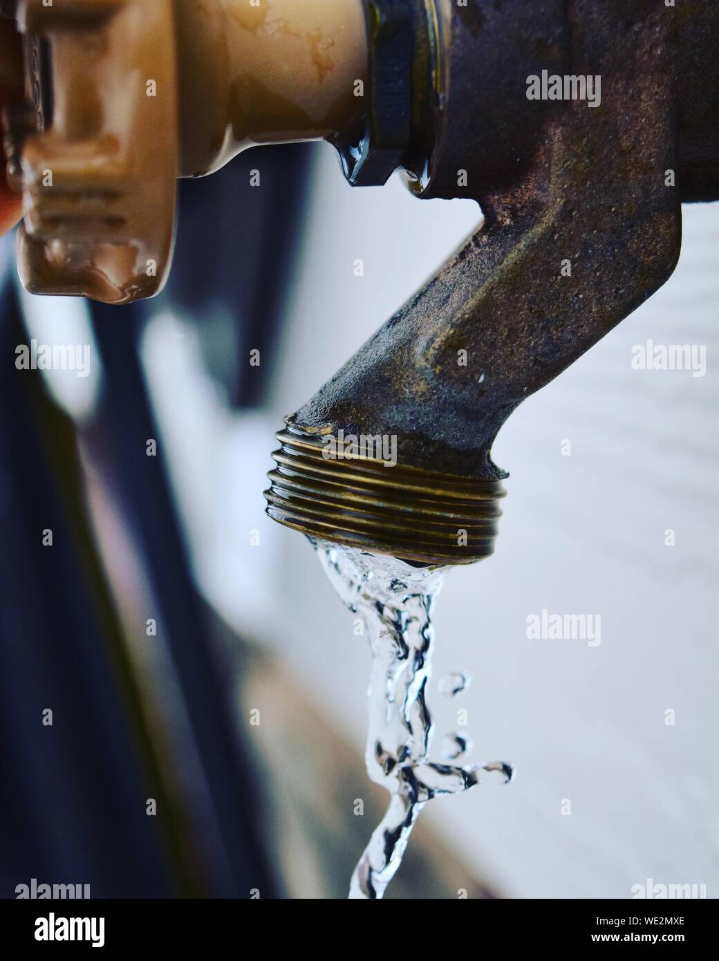 Running the tap hires stock photography and images Alamy