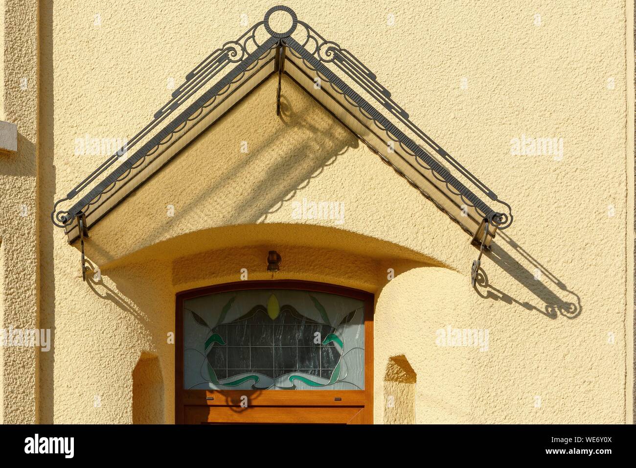 France, Meurthe et Moselle, Nancy, detail of the facade of a house in Art Nouveau and Art Deco style in Parc de Saurupt district in Brice street Stock Photo