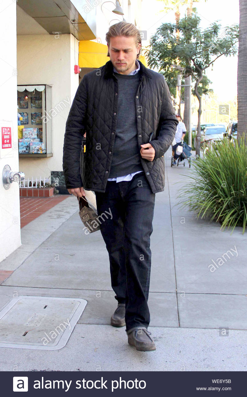 charlie hunnam the gentlemen cardigan