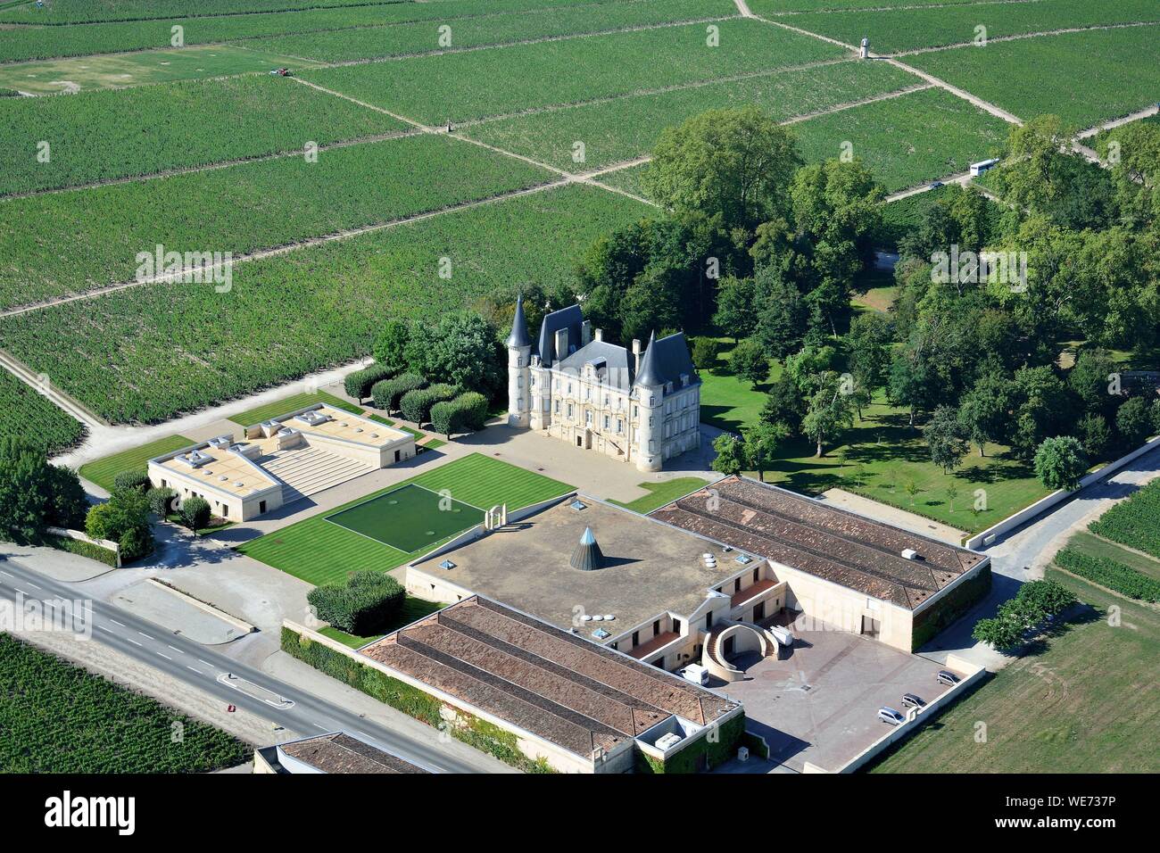 France, Gironde, Pauillac, Chateau Pichon Longueville second growth Pauillac (aerial view) Stock Photo